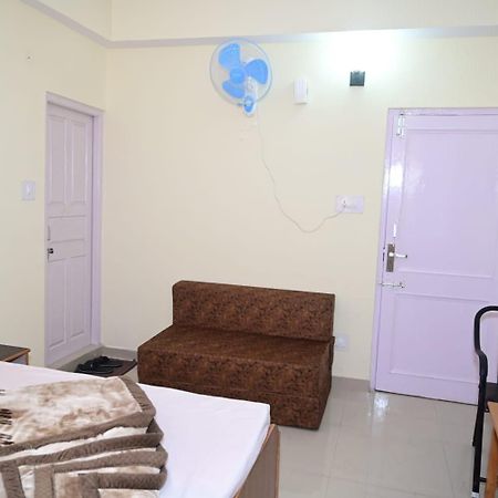 Krishna B&B Near Mall Road Шимла Экстерьер фото